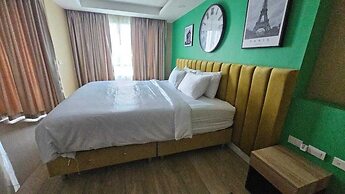 OYO 75592 Blue Tel Residence