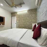 Hotel Radhe Kuudasan