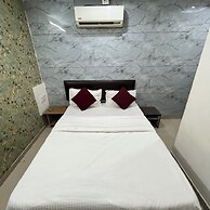 Hotel Radhe Kuudasan