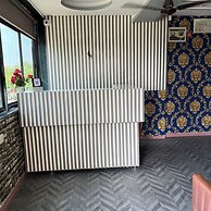 Hotel Radhe Kuudasan