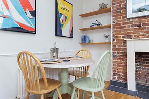 Characterful City Maisonette for 4