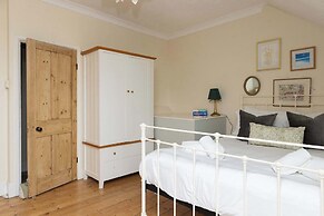 Characterful City Maisonette for 4