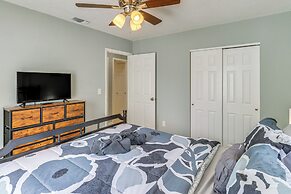 Mins to Beaches & HCA Hospital: Fort Pierce Home