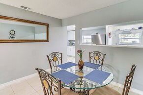 Mins to Beaches & HCA Hospital: Fort Pierce Home
