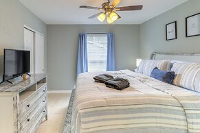 Mins to Beaches & HCA Hospital: Fort Pierce Home