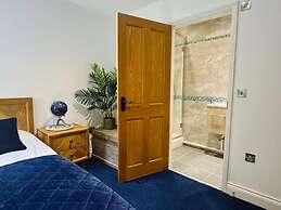 Coastal Haven Retreat in Eythorne