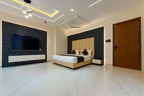 Hotel Rajshree Suites