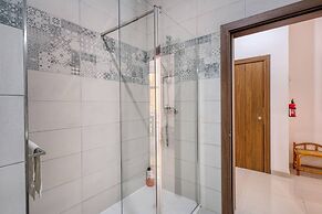 Relaxing Xaghra Apartment With BBQ Amenities