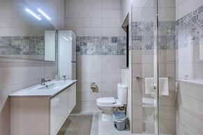 Relaxing Xaghra Apartment With BBQ Amenities