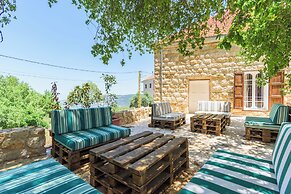 LAuberge de Douma Full House in Batroun
