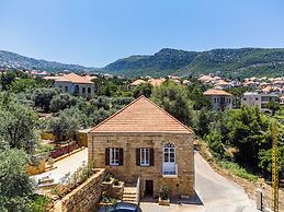 LAuberge de Douma Full House in Batroun