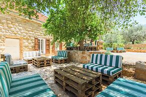 LAuberge de Douma Full House in Batroun