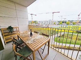 Central 2BR Flat w terrace&parking