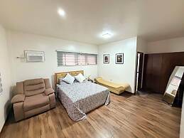 Earl's Villa
