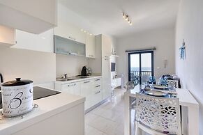Waterfront Gozo Stay Overlooking Marsalforn Bay