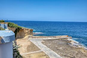 Waterfront Gozo Stay Overlooking Marsalforn Bay