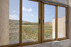 Waterfront Gozo Stay Overlooking Marsalforn Bay