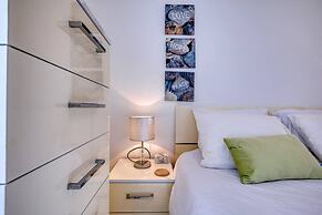 Waterfront Gozo Stay Overlooking Marsalforn Bay