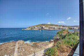 Waterfront Gozo Stay Overlooking Marsalforn Bay