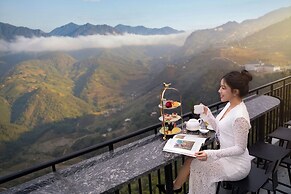 DeLaMont Sapa Hotel
