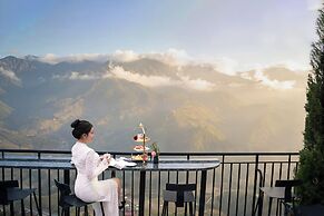 DeLaMont Sapa Hotel