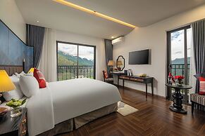 DeLaMont Sapa Hotel