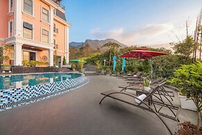 DeLaMont Sapa Hotel