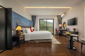 DeLaMont Sapa Hotel