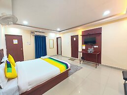 Hotel Kashi Grand Varanasi
