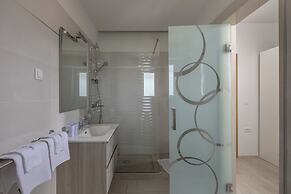 Villa Luka With 50 sqm Pool