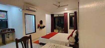 Wave Morjim Hotel