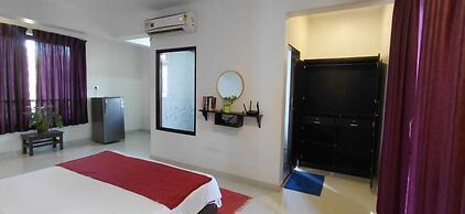 Wave Morjim Hotel
