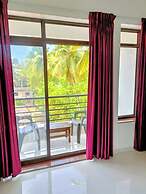 Wave Morjim Hotel