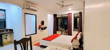Wave Morjim Hotel