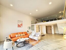 Pool Access Massive Townhouse