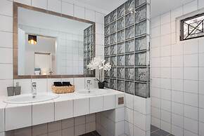Elaia House Glyfada