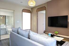 Kivana Suite by Ayuhouz
