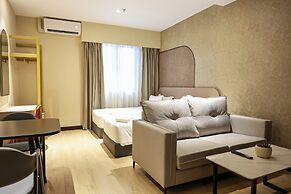 Kivana Suite by Ayuhouz