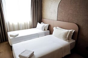 Kivana Suite by Ayuhouz