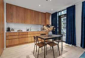 Premium Downtown Queen Apartment KARTULI