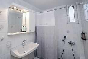 Terra Hélios Suites & Studios