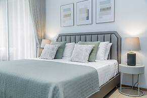 Beachside 2BR 200 m to BangTao beach