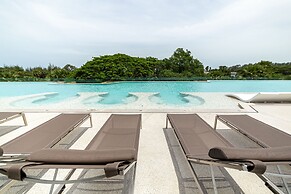 Beachside 2BR 200 m to BangTao beach