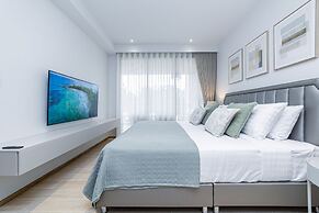 Beachside 2BR 200 m to BangTao beach