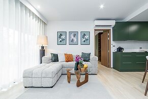 2BR Beachside 200 m to BangTao beach