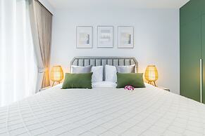 2BR Beachside 200 m to BangTao beach