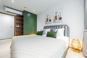 2BR Beachside 200 m to BangTao beach