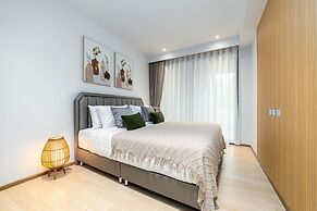 2BR Beachside 200 m to BangTao beach