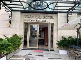 Toan Cau Hotel