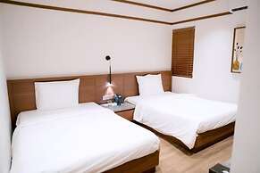 Toan Cau Hotel
